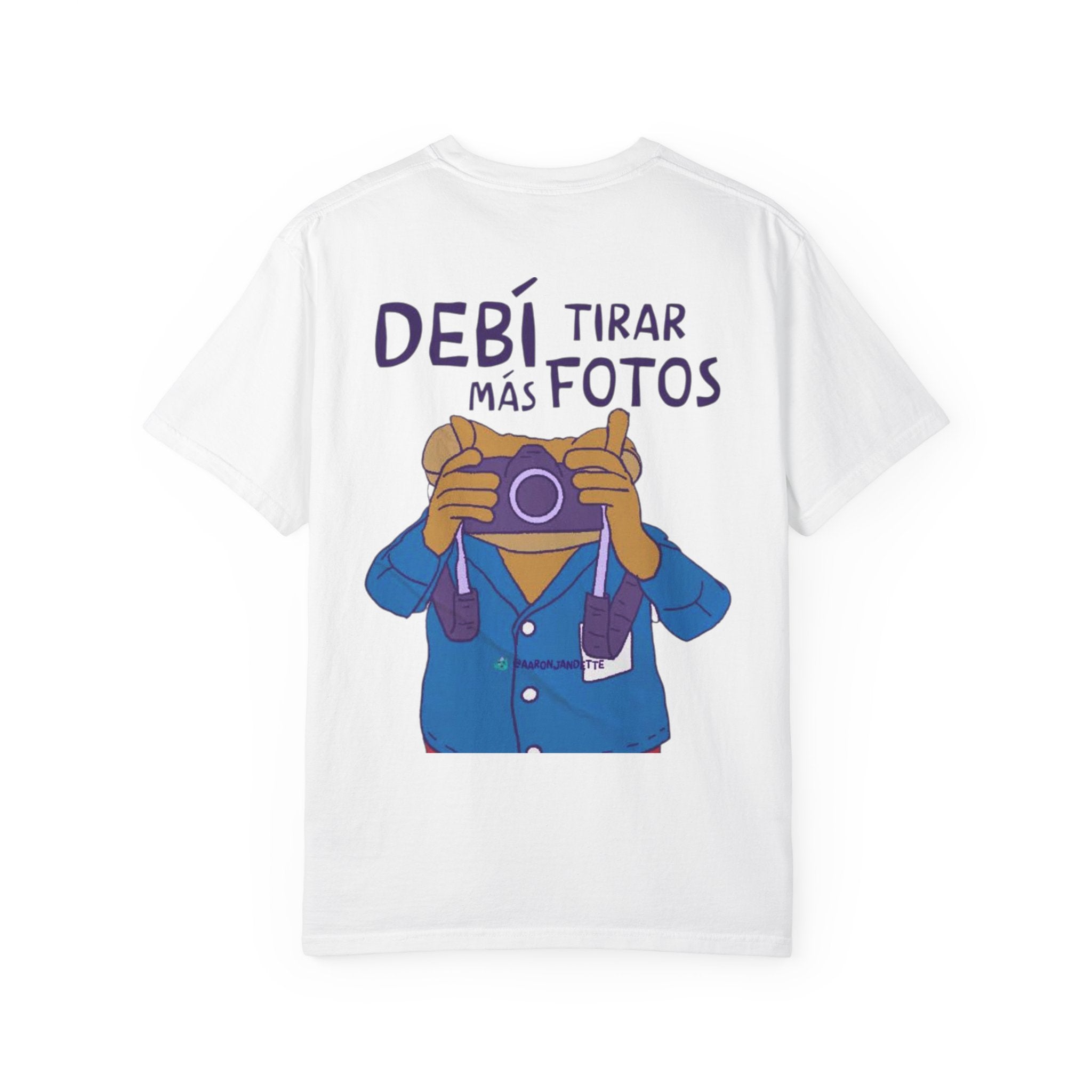 Debí Tirar Más Fotos T-Shirt — Cute Bunny Photographer Graphic Tee